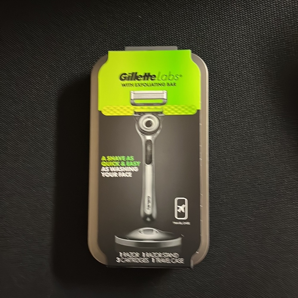NWT- Gillette Labs razor travel kit